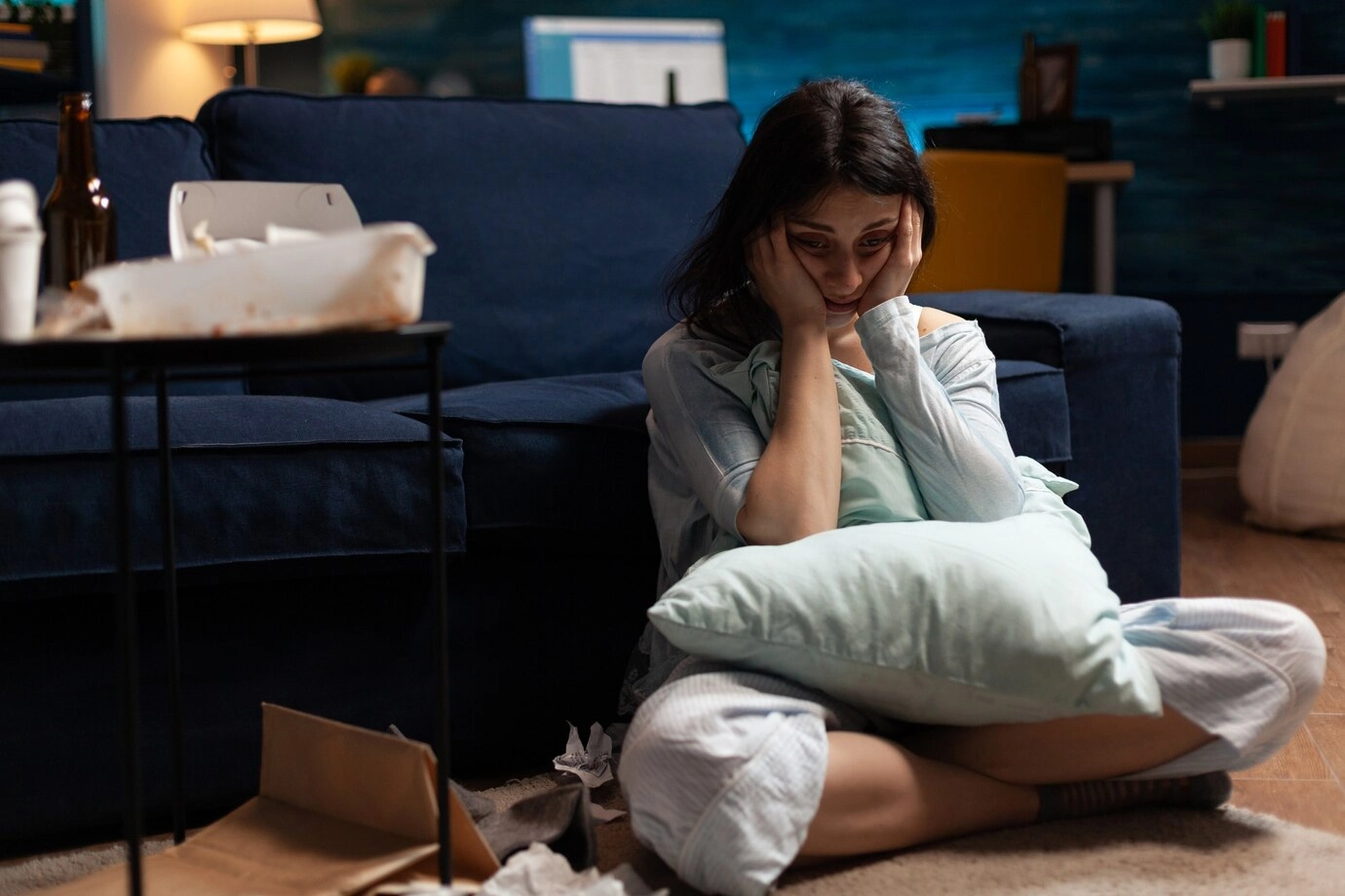 A diferença entre tristeza e depressão: como reconhecer os sinais