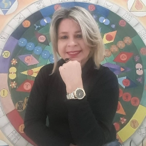 ELAINE APOLONIO
