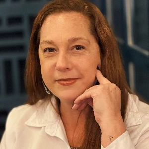 Elaine Bravo