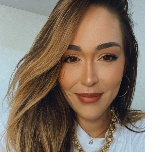 Thalita Barros