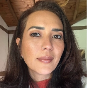 Iva Takami - Analista Corporal