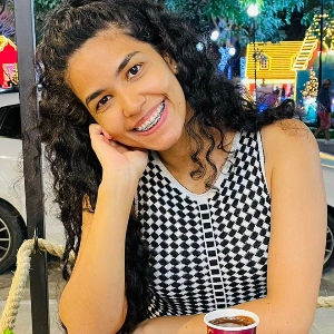 Luana Araújo / Psicóloga Clínica (CRP - 02/28080)