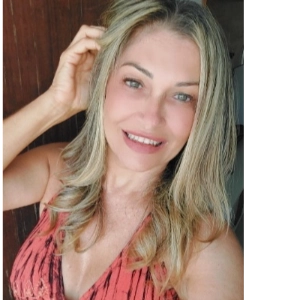 Mari Manhães