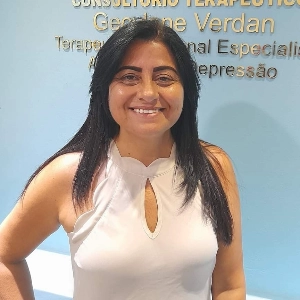 Gecylene dos Santos Verdan