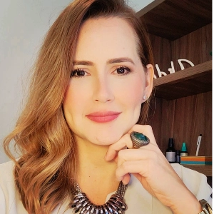 Dra. Marcela Barros