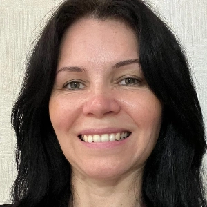 Vânia Paretti