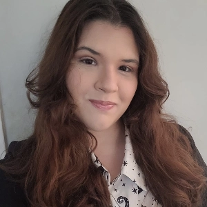 Claudia Bogo Ferreira Mendes Alves