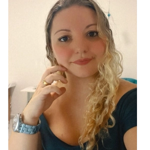 Flávia Gasparino Valentim
