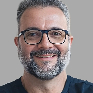 Adriano Santos