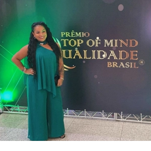 Terapeuta e professora.  formada pelo Ganesha METAMORFOSE e METAMORFOSE. Técnica  em.Massoterapia e SPA