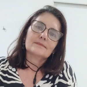 Kécia V. Pereira