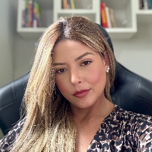 CAROLINA DE MOURA BRUNACIO ALMEIDA