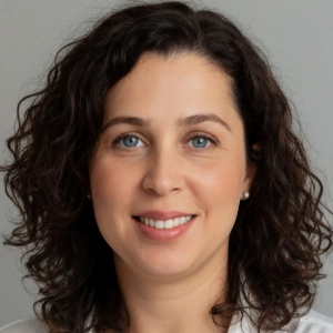 Roberta Santos Menabó