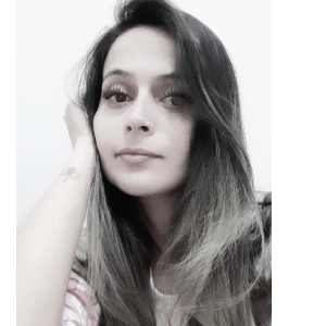 Paula Lima Castro