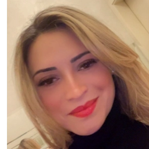 Izabel Utvári