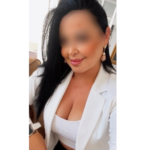 MIA SANTOS