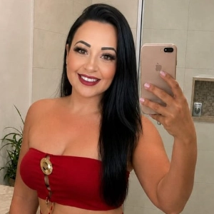 MIA SANTOS
