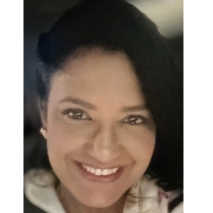 Alessandra Leal Barros Milezi