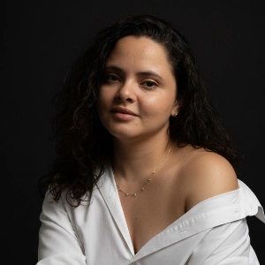 Massoterapeuta Ayla Romani