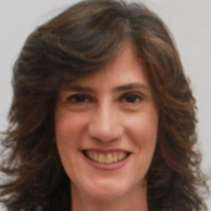 Adriana Carvalho Oliveira