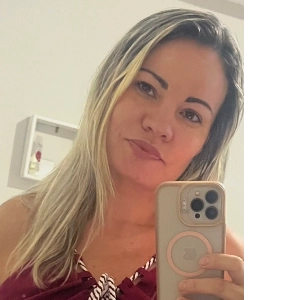 Lavínia HILTON