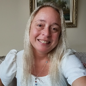 Daniele Ferreira Pires