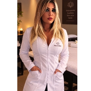 Bia Blanc massoterapeuta. Massagem mais finalização.
