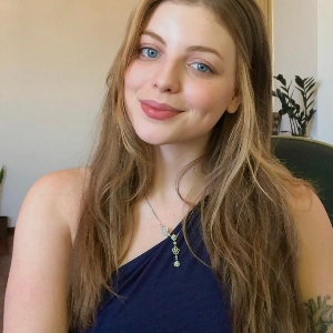 Lívia Dal Poz
