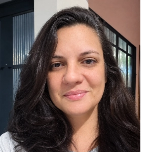 Karina Santiago Scheineider Pereira