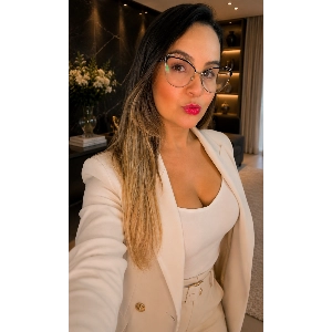 Penélope charmosa massagista