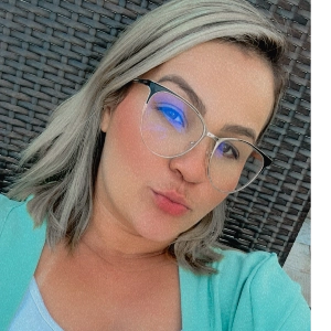 Penélope charmosa massagista