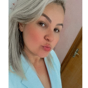 Penélope charmosa massagista