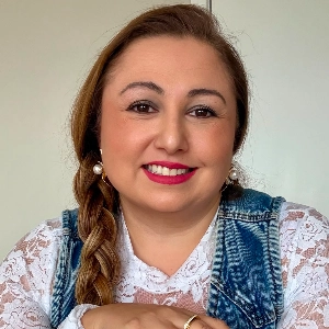 Mônica Araújo