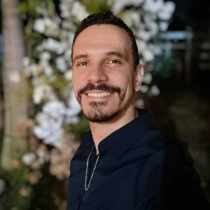J.R Terapeuta Tântrico
