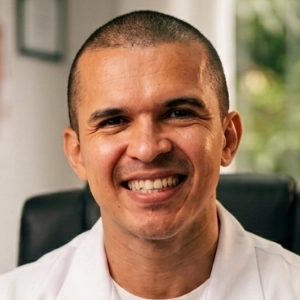 Israel R de Camargo