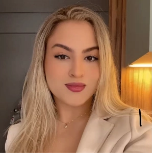 Bruna Flores