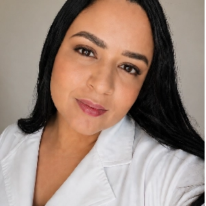 Larissa Abreu | Lari Depil