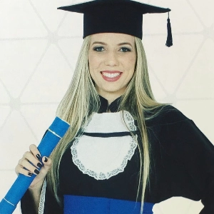 Julia Cabral Artuso de Oliveira